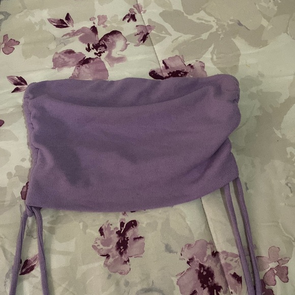 Cute purple top 💜💜the material feels softly - Picture 1 of 4